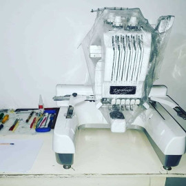 Brother pr650 six needle embroidery machine